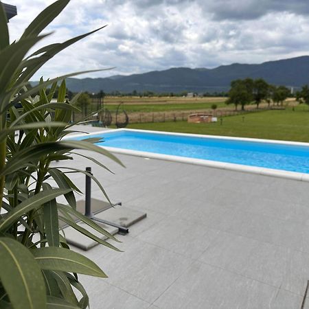 Villa Biser Gacke Sinac Екстер'єр фото