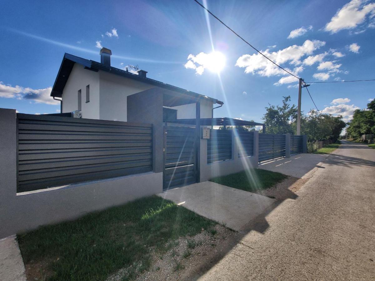 Villa Biser Gacke Sinac Екстер'єр фото